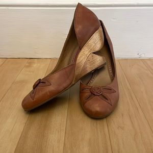 Miss Albright Crest Cut Wedge